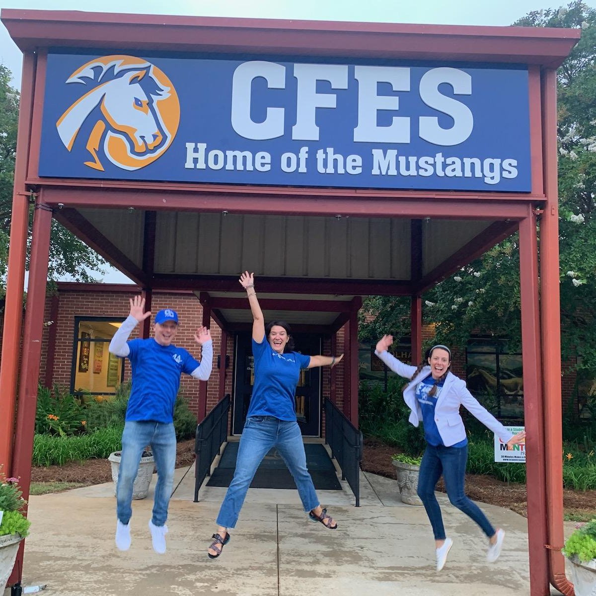 StantonAlana's tweet photo. My husband, Mike is helping raise money for ESP! He will be jumping out of a plane if they make their goal.
Could you retweet? Amazing cause! It all goes to a child going to summer camp. They are raising for 3 kids!

https://t.co/XkpNJqqE64 https://t.co/YkfJS8R7PT