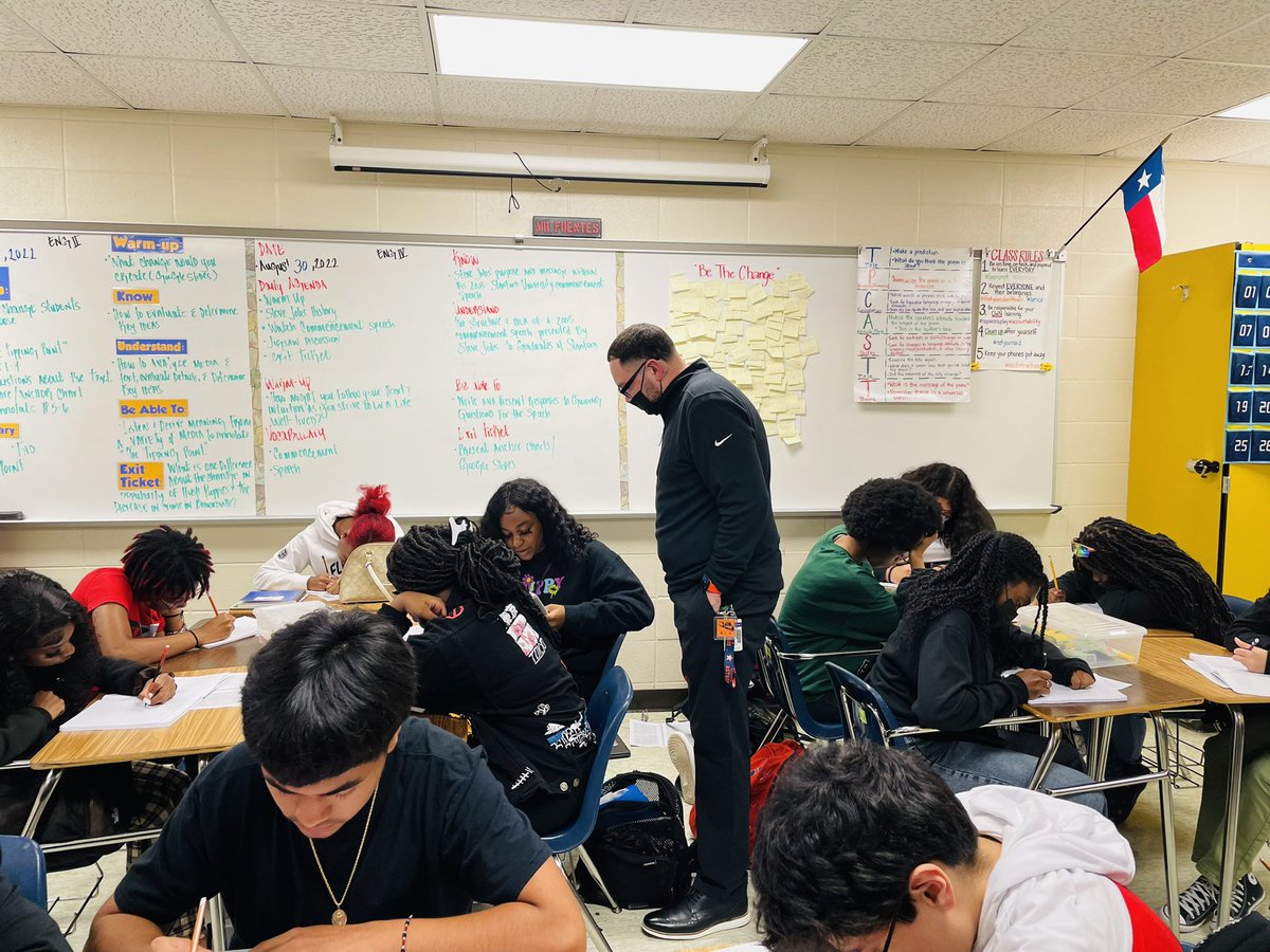carpediazAISD's tweet photo. We saw great Odell learning @Nimitz9_AISD and @NimitzHS_AISD! I was so into the learning that I only got to spotlight two of the many great moments: Mr. Fuentes’s deep student conferences and Ms. Payne’s annotations discussion! Go Coogs! @AldineISD @2readornot2read @write4lit https://t.co/UL3BmrRDvr
