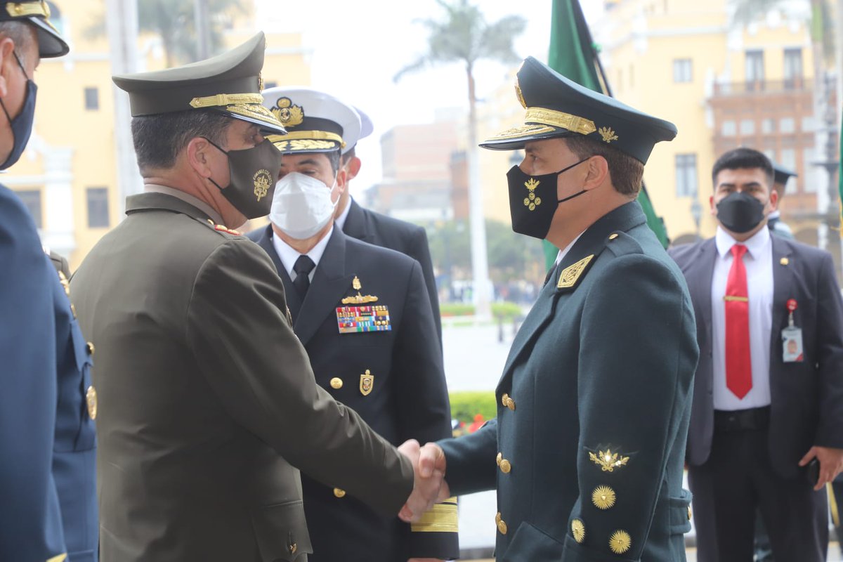CCFFAA_PERU's tweet photo. El Jefe del Comando Conjunto de las Fuerzas Armadas, General de Ejército Manuel Gómez De La Torre, participó de la misa en homenaje a Santa Rosa de Lima, patrona de la @PoliciaPeru (1/2). https://t.co/GiwDF4H0oq