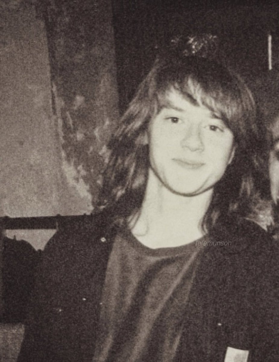 fefemunson's tweet photo. here it is, fetus eddie munson in 1983 💌 https://t.co/SZXtmdnaQB