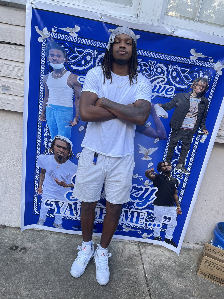 Tsmooothhh's tweet photo. Long live cuzzo and happy cday ๐๐ค #LLSHAQ https://t.co/qOn8WcTgpp
