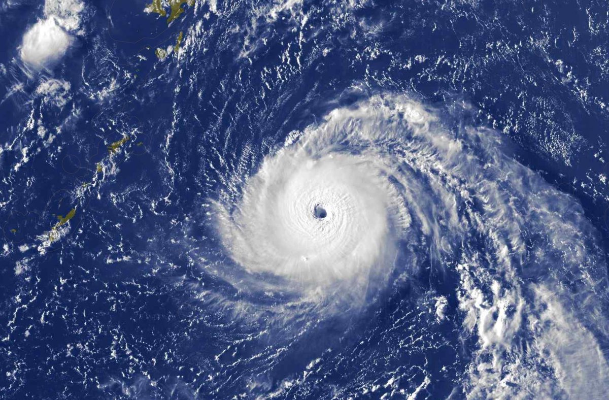 meteoblue's tweet photo. Beautiful Satellite Image of #SuperTypoon #Hinnamnor (Category 5 #Hurricane) from Today.
Latest images in better quality: ➡️https://t.co/dS4UgjeztT https://t.co/dAmkLonti5