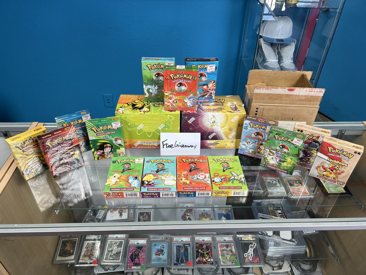 RogerCaneda's tweet image. $150,000 deal closed for @WorldCardTrader today! It was a pretty good day. 👐🚀

This weekend you can win all this only on @Whatnot ! 

#Pokemon #PokemonShop #PokemonCollections #Vintage #Themedecks #PokemonCards #TCG #PokemonTCG