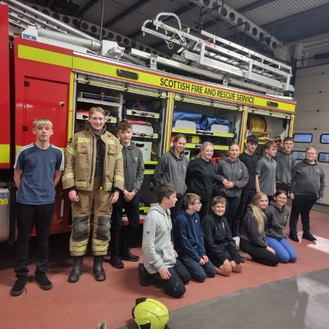 Blue Watch were delighted to welcome Morays PSYV to Elgin Fire station this evening....discussions #firesafety #watersafety #multiagencies  #workingpartnerships Wishing them well in their future careers 👊 @MorayPolice <a href="/AcamSfrs/">SFRS ACAM Community Safety</a> <a href="/fire_scot/">Scottish Fire and Rescue Service</a> <a href="/willie4268/">Willie Chisholm</a> <a href="/Big_Hendo13/">Davie Hendry</a> <a href="/SMoraycat/">@SFRSShire&MorayCAT</a>