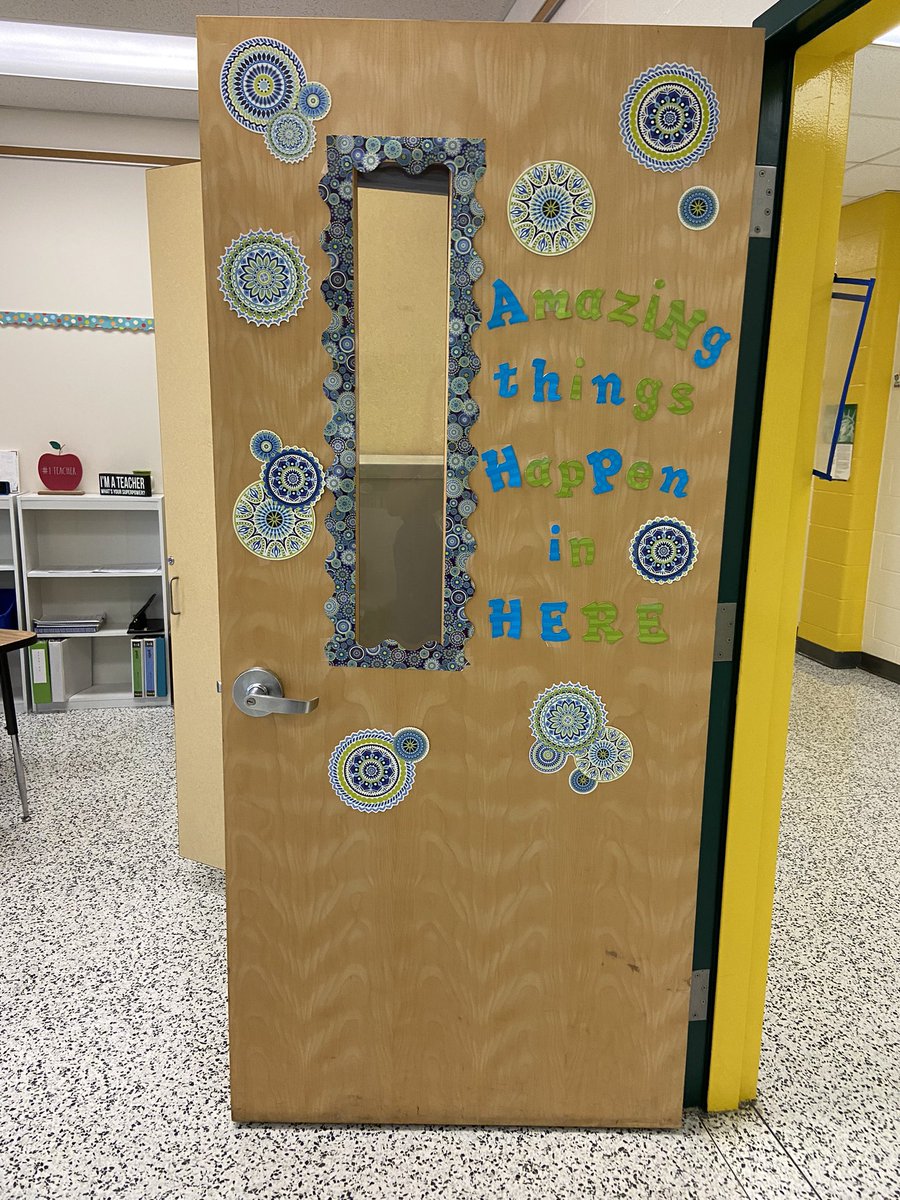 kvillemeadows's tweet photo. All set up and ready for our Open House! So excited for this year and to meet my new 1st graders. #cubnation @KempsMeadowsES @crmarkert23 @EduCraven https://t.co/uRSorZIzeJ