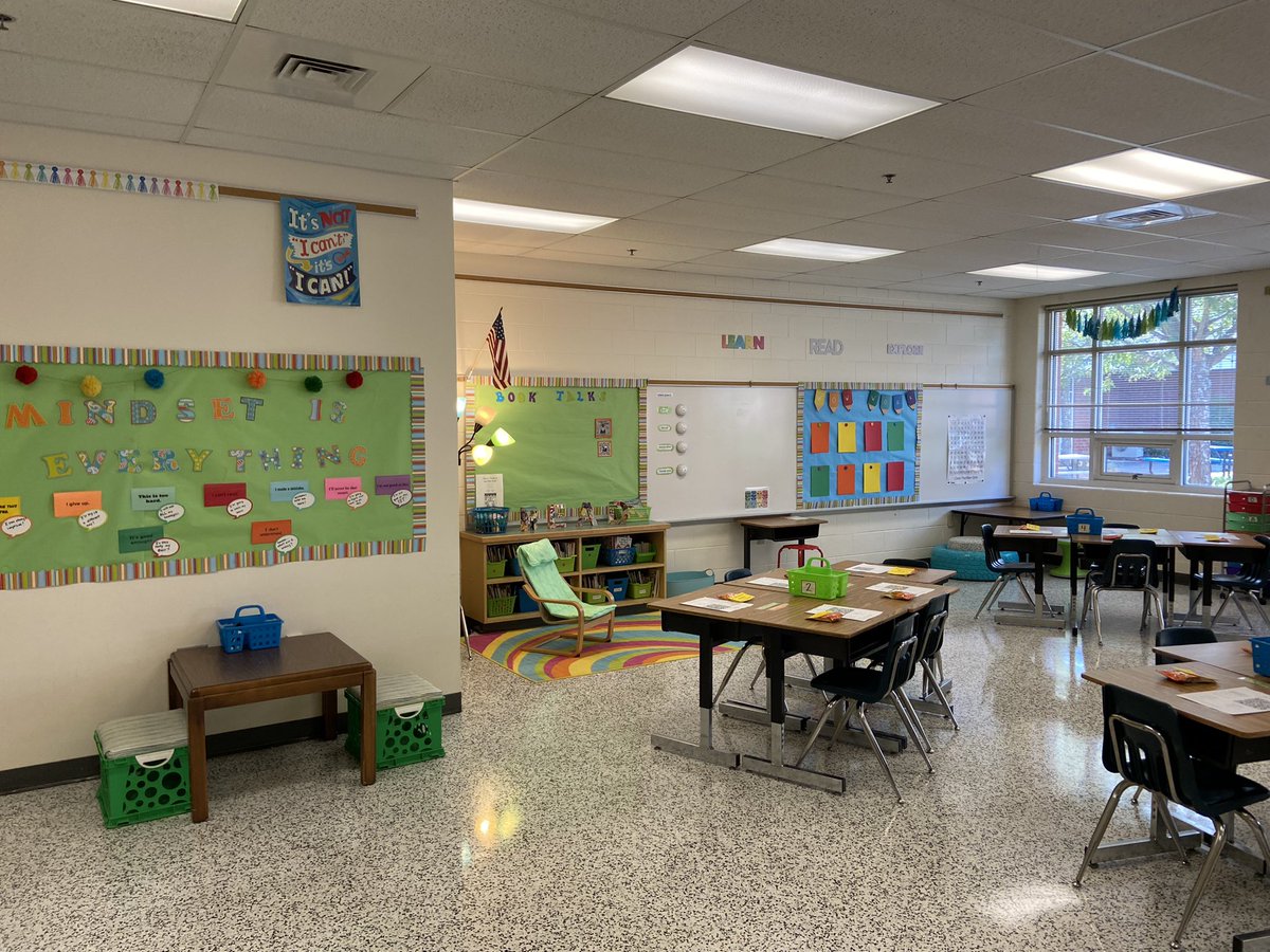 kvillemeadows's tweet photo. All set up and ready for our Open House! So excited for this year and to meet my new 1st graders. #cubnation @KempsMeadowsES @crmarkert23 @EduCraven https://t.co/uRSorZIzeJ