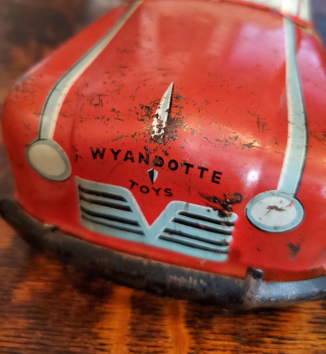 EatTweetLA's tweet photo. Vintage 1940's Wyandotte WY-650 Woody Convertible Pressed Steel Toy Car
 #woody #Wyandotte #Vintage #Pressed #ToyCar #Wy650 #Convertible #MarbleValleyVintage #EtsyEmail

👉https://t.co/XAoAJdpxUn https://t.co/bbWChU0vdV