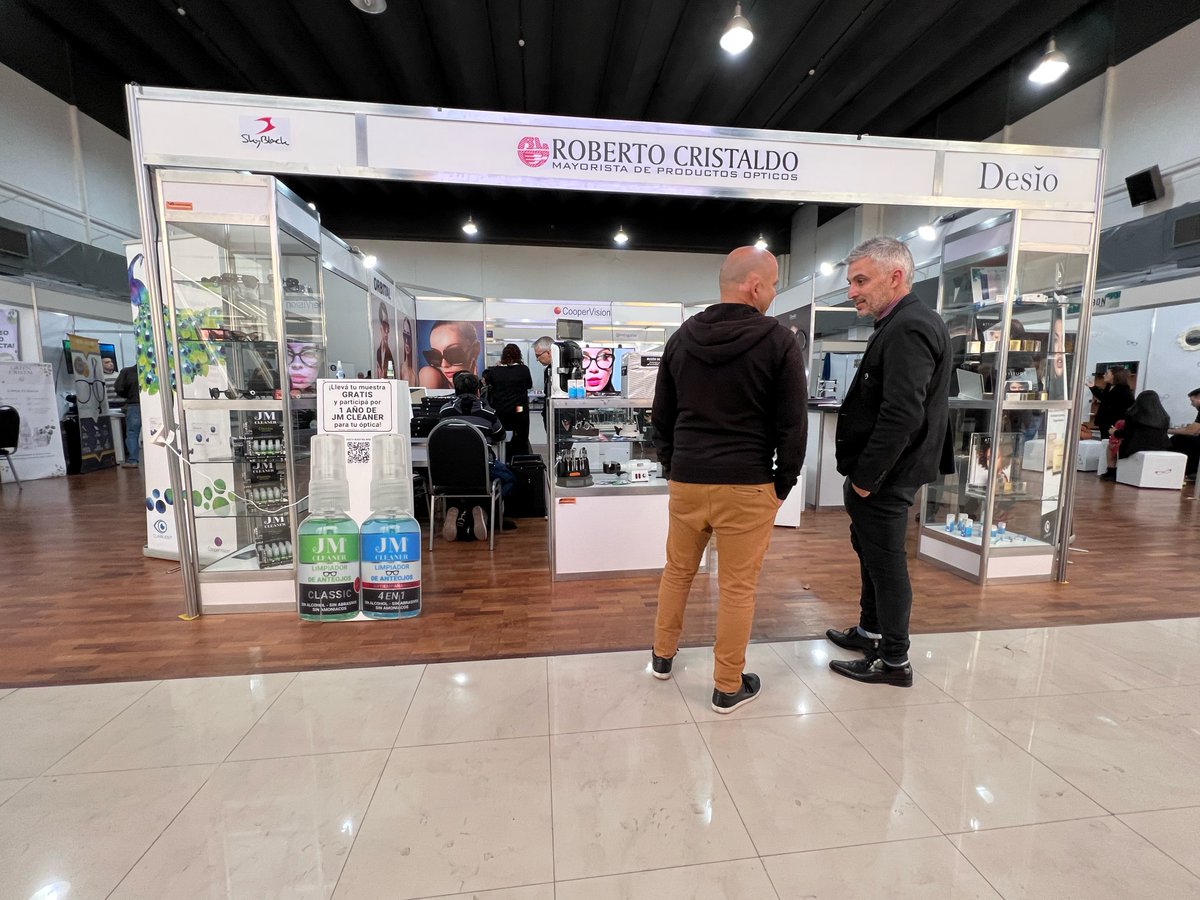 CleanerJm's tweet image. JM CLEANER participó en la EXPO OPTICA LA DOCTA y compartió un espacio junto a su distribuidor Roberto L. Cristaldo y a nuestros clientes en un fin de semana increíble ❗ 🎉
También se realizaron sorteos con premios de hasta un año de "JM Cleaner para tu óptica".