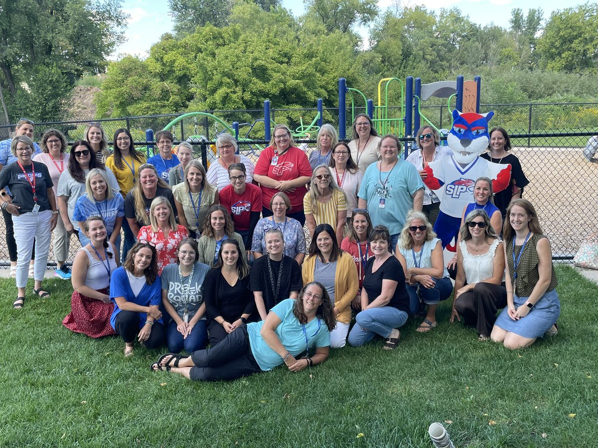 Kris10Spies's tweet photo. Early childhood staff ready for our youngest learners!! 
#slppantherproud 
#EarlyChildhood  
#Preschool #ECFE #ECSE https://t.co/Ei1ryy6wpU