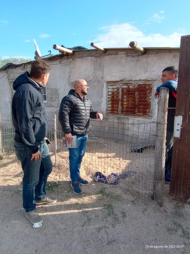 pajaromil's tweet photo. Junto a @Lucho_Alba y el #EquipoSocialJuanJure compartimos una linda tarde en el Barrio Malvinas Norte, fuimos recibidos por la Referente Barrial Sonia Arce y luego recorrimos el sector para dialogar junto a los vecinos acerca de la realidad social del barrio. https://t.co/4EAGfu3bG8