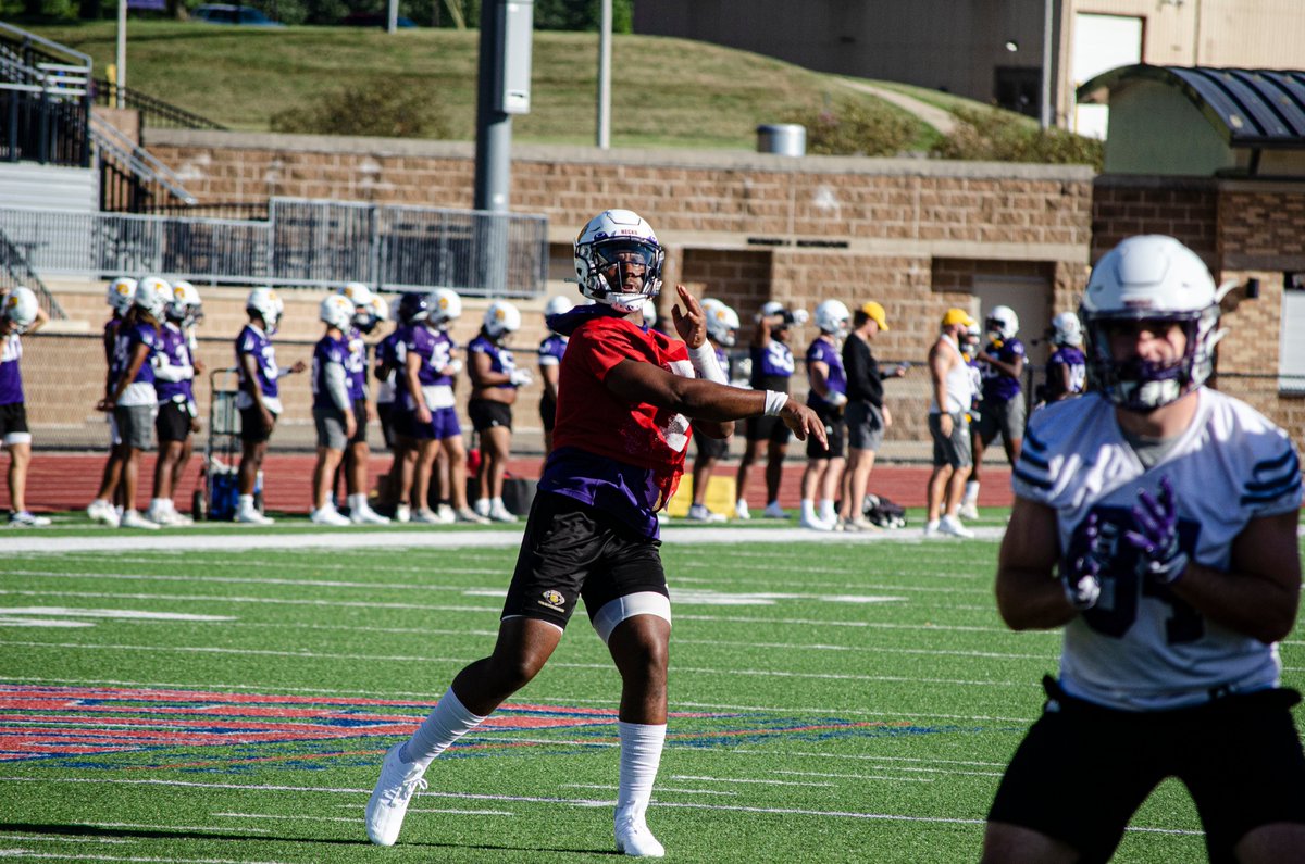 WIUFootball's tweet photo. Counting the hours... 4⃣8⃣ to go. https://t.co/BBlj1oNsHx