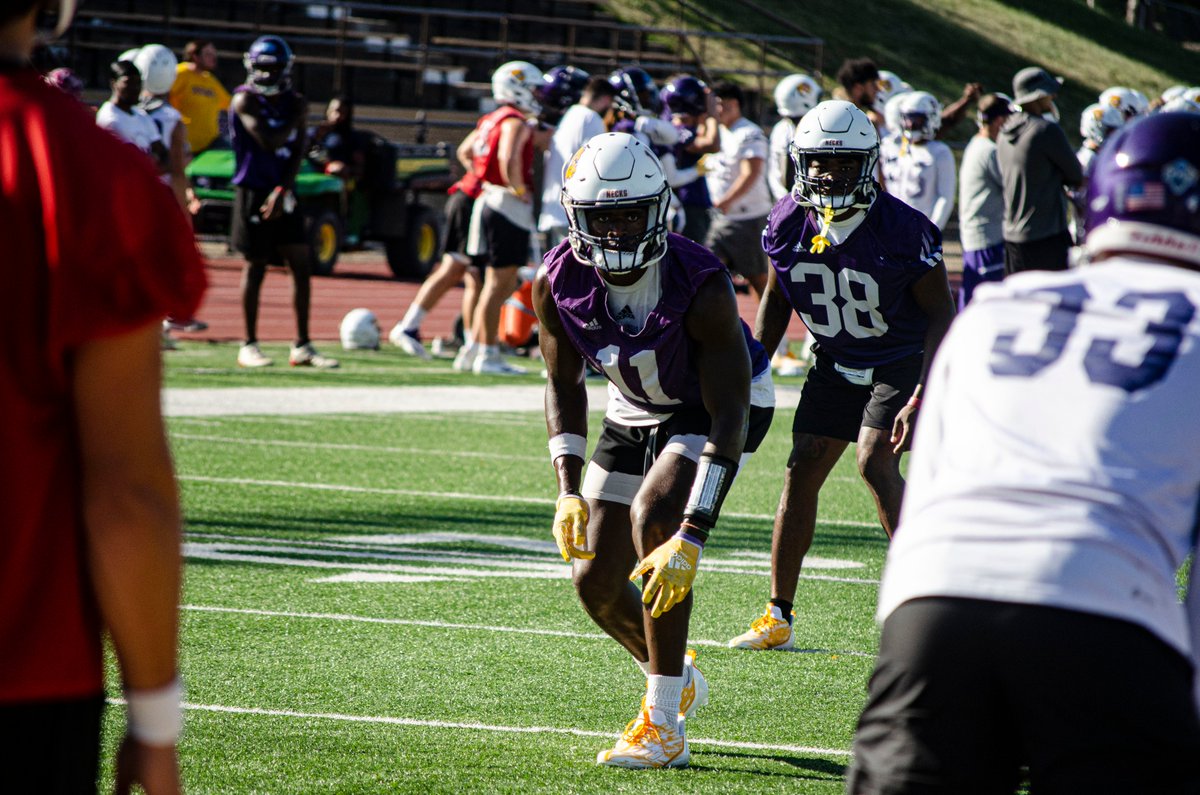 WIUFootball's tweet photo. Counting the hours... 4⃣8⃣ to go. https://t.co/BBlj1oNsHx