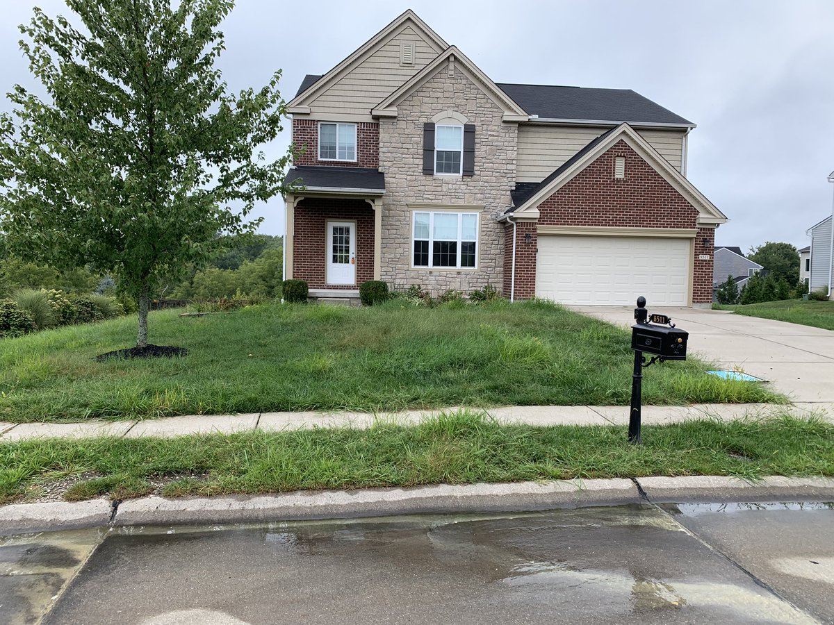 SusanCinadr's tweet photo. @firstkeyhomes Tuesday at 9 am local time &amp; this remains the condition of the home Scott. Want 2 drive to KY &amp; cut it yourself? I can borrow my lawn mower. Somehow you had someone remove the citation cause that looks bad to renters. We told them how bad the company is. They won’t be renting. https://t.co/A5csKr6xbm