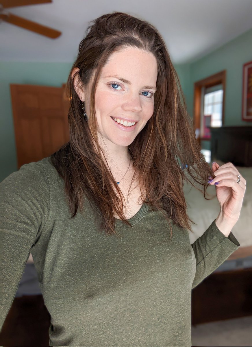 funfitmlf's tweet photo. @OnlyFansHero https://t.co/C1JeMk8iLx

MILFs make the best online lovers... I know how to take care of you. Cum see😘 https://t.co/j3cJjRZKst