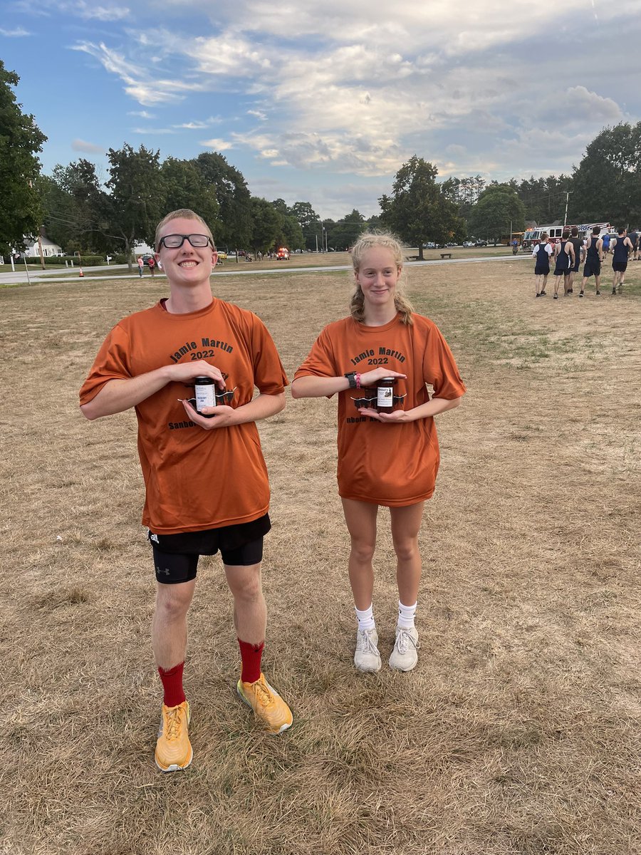 NewmarketXC_TF's tweet photo. Great first race! Alanna wins the girls race with a time of 20:04 and the girls team placed 3rd overall. Jaron takes fourth place in the boys race with a time of 17:39! #slaydies #girlschamp #jamorjelly #hugemulesdub #notyouraveragetuesday https://t.co/hJFVf1HJFd