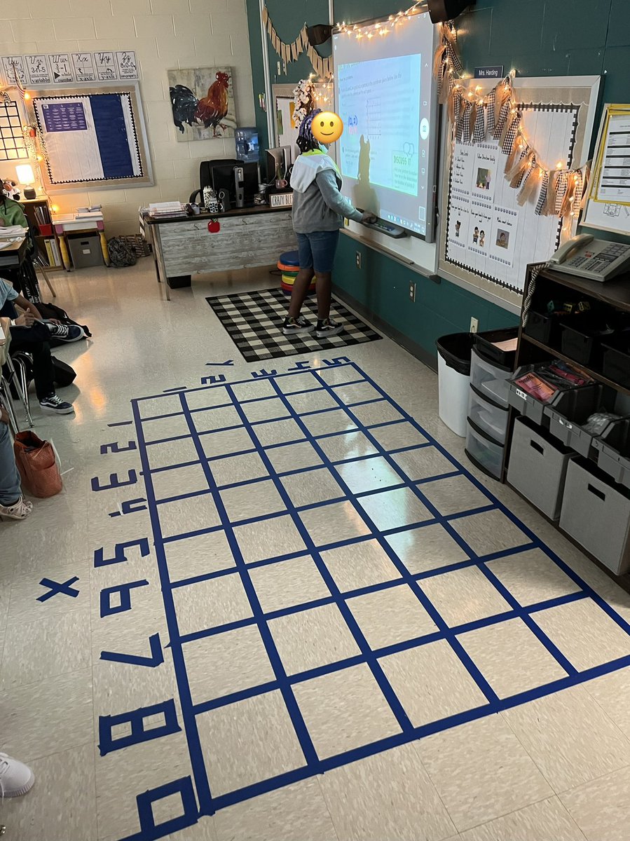 MsB_MathMadness's tweet photo. Loved walking into Mrs. Harding’s 5th grade class seeing students engaged with interactive, hands on, kinesthetic learning! 🐾 #SGES #Bobcats #BuiltBobcatTough #coordinateplanes #learningisfun https://t.co/DRXej2cneR