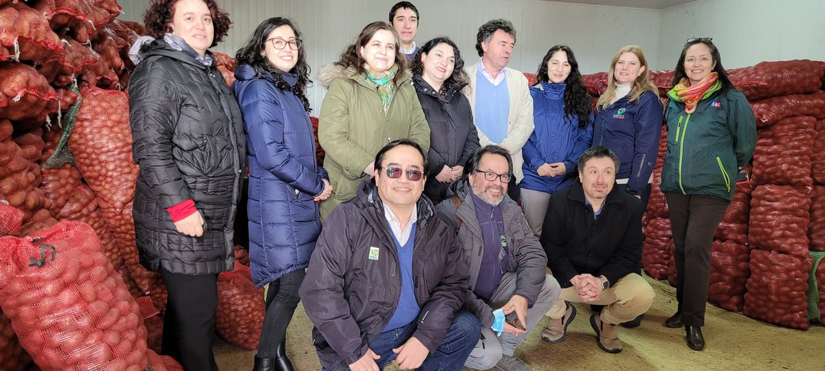 🌱Ministro de Agricultura <a href="/tvalenzuelavt/">Esteban Valenzuela Van Treek</a> llega a <a href="/Inia_Kampenaike/">@IniaKampenaike</a> a conocer el trabajo que se desarrolla en pro de la soberanía,sustentabilidad y seguridad alimentaria,junto a la <a href="/DPRMagallanes/">Delegación Presidencial Regional de Magallanes</a> y las Seremis de Agricultura,Economía, Bienes Nacionales, del Trabajo y director Inia.