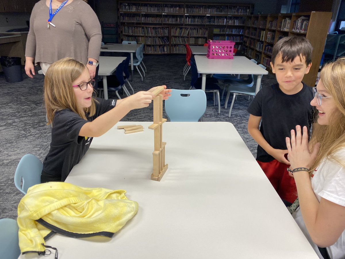 banders85's tweet photo. First graders were asked to build a tower using 15 Keva planks. It had to be taller than a ruler &amp; balance a ball on top! #STREAM #kevaplanks @Emporia253 @PatriotsWalnut https://t.co/Pzow62somE