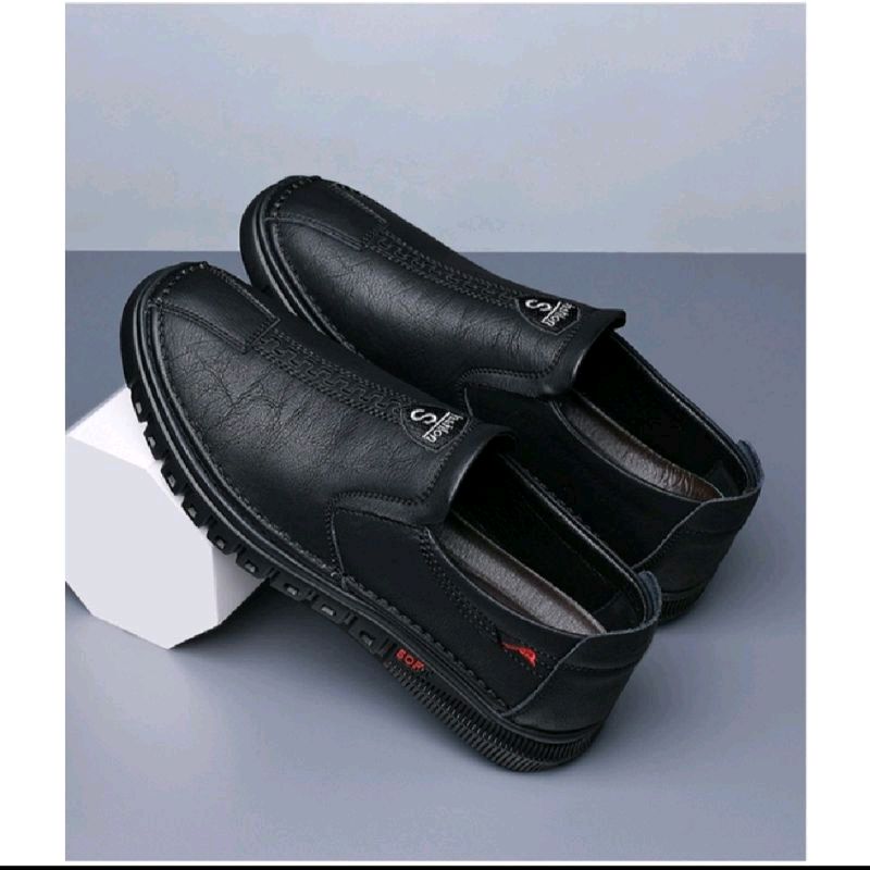 harmainxz's tweet photo. Saya menjual Sepatu Slop Chinos seharga Rp93.000. Dapatkan di Shopee sekarang! https://t.co/be7GQTdcRC #ShopeeID https://t.co/08nWaMtaA7