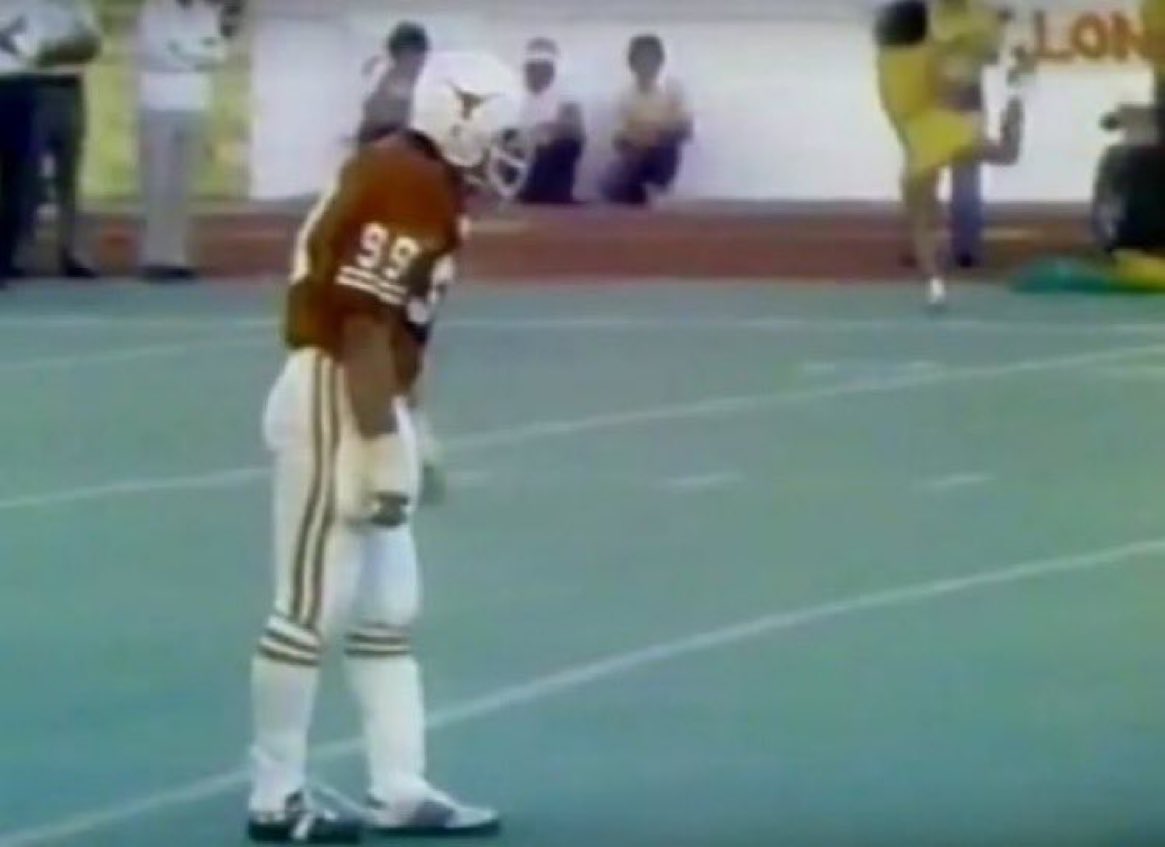 Super70sSports's tweet photo. While at Texas, Steve McMichael filled in at kicker and went 8/10 on extra points and 2/3 on field goals. Then he won a Super Bowl and joined the Four Horsemen. Not fucking shabby. https://t.co/4sKu9QlB9N
