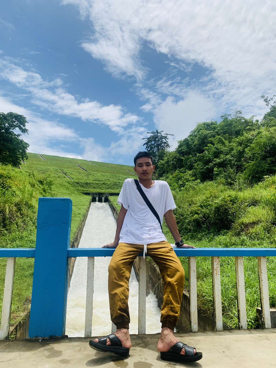 မိုးလင်းတာနဲ့လီးကတောင်😁 အပေါ်ကဘလူတက်ထိုင်မလည်း😅