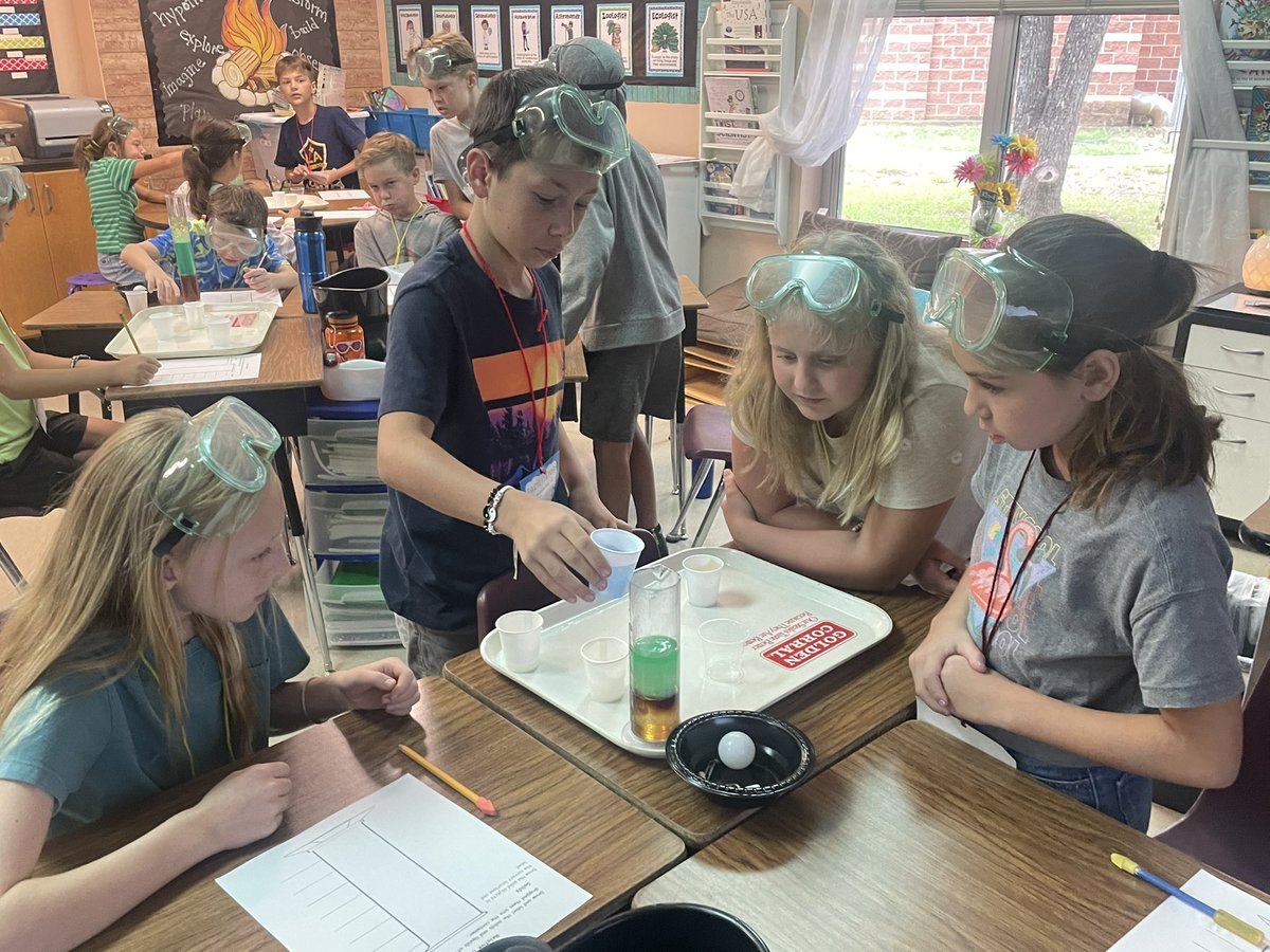 Today 5th graders <a href="/KendallElem/">Kendall Elementary School</a> investigated relative density. I'm so proud of the amazing teamwork they displayed! ❤️👏