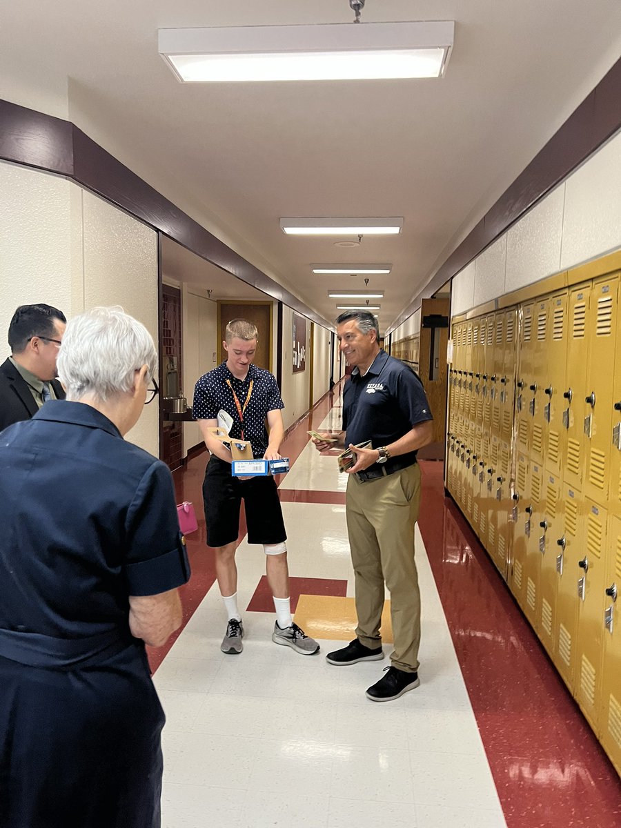Pres_Sandoval's tweet photo. Great time today at Eldorado High School with @EricaMosca14, @EdgarFloresNV and @LangeForSenate talking with students about our concurrent enrollment program! #GoPack https://t.co/vDfEYe24U8