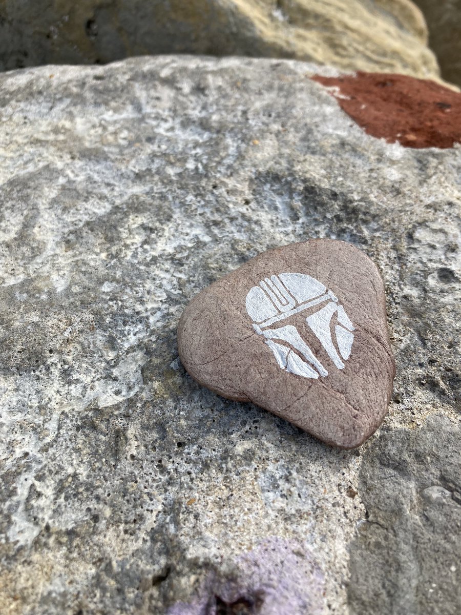 ginny_walker's tweet photo. It’s been the 3 yrs since Ben’s celebration of life today. Recently we’ve seen family, walked by the sea &amp; placed #DKMSRocks to be found &amp; re hidden. I’m training to walk #TheSouthDownsWay in coming weeks for #BensEpicChristmasBoxes. #BuildingStatues &amp; missing my son 💛 https://t.co/hU49D5kGP4