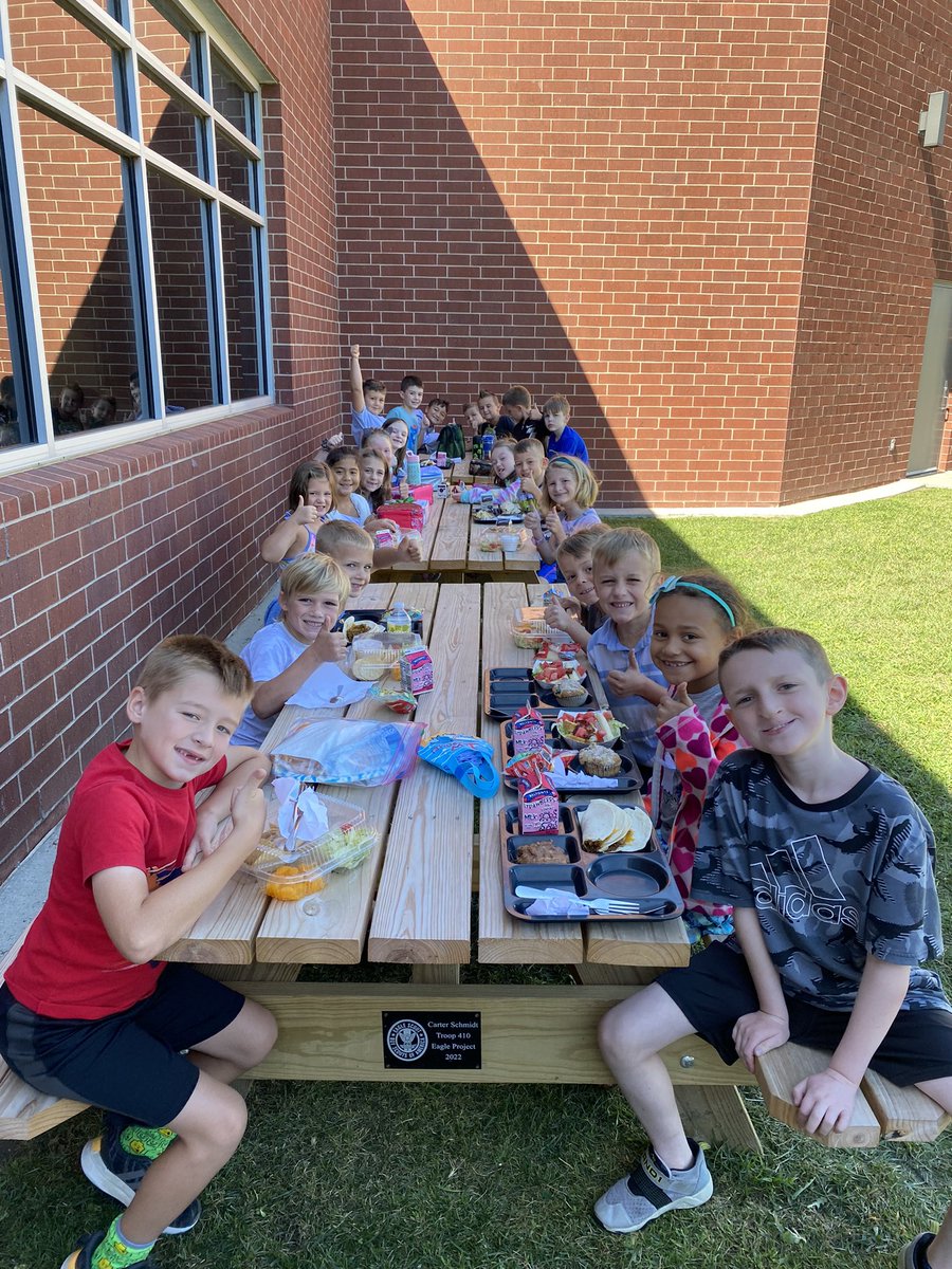 AngeeSchmidt's tweet photo. These kiddos have already earned 10 Warrior Bucks in the first week of school for good behavior. We had the MOST perfect day to celebrate their success with a picnic lunch outside…This dear teacher is, “Oh So Proud,” of her Smart Sharks! #ssdpride #kidsdeserveit @EHEWarriors https://t.co/6VEERqpoJQ