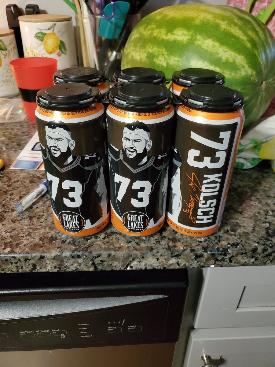 bake_05's tweet photo. @Lynch21Tara @doingthefavor @DrewVencill @BFROST28 @Nickhaddox3 @tfowler1 Got some after work! Thanks @Lynch21Tara https://t.co/H9ztdFEgbi