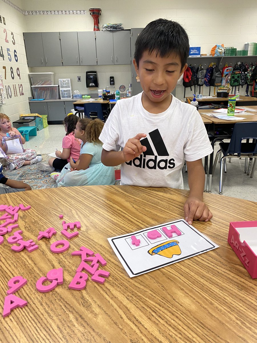 reverts_readers's tweet photo. My hardworking readers practiced some phonological awareness today! #tapitout @MRegan0123 @Beth_Coryell @JanetMarotte777 @mgrant_2000 @Thomas_partyof5 @Hasty_Huskies https://t.co/a5OevjtaNH