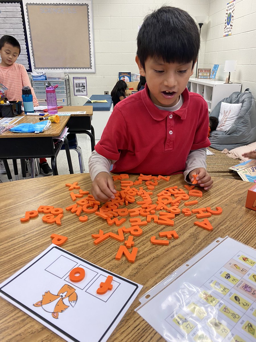 reverts_readers's tweet photo. My hardworking readers practiced some phonological awareness today! #tapitout @MRegan0123 @Beth_Coryell @JanetMarotte777 @mgrant_2000 @Thomas_partyof5 @Hasty_Huskies https://t.co/a5OevjtaNH