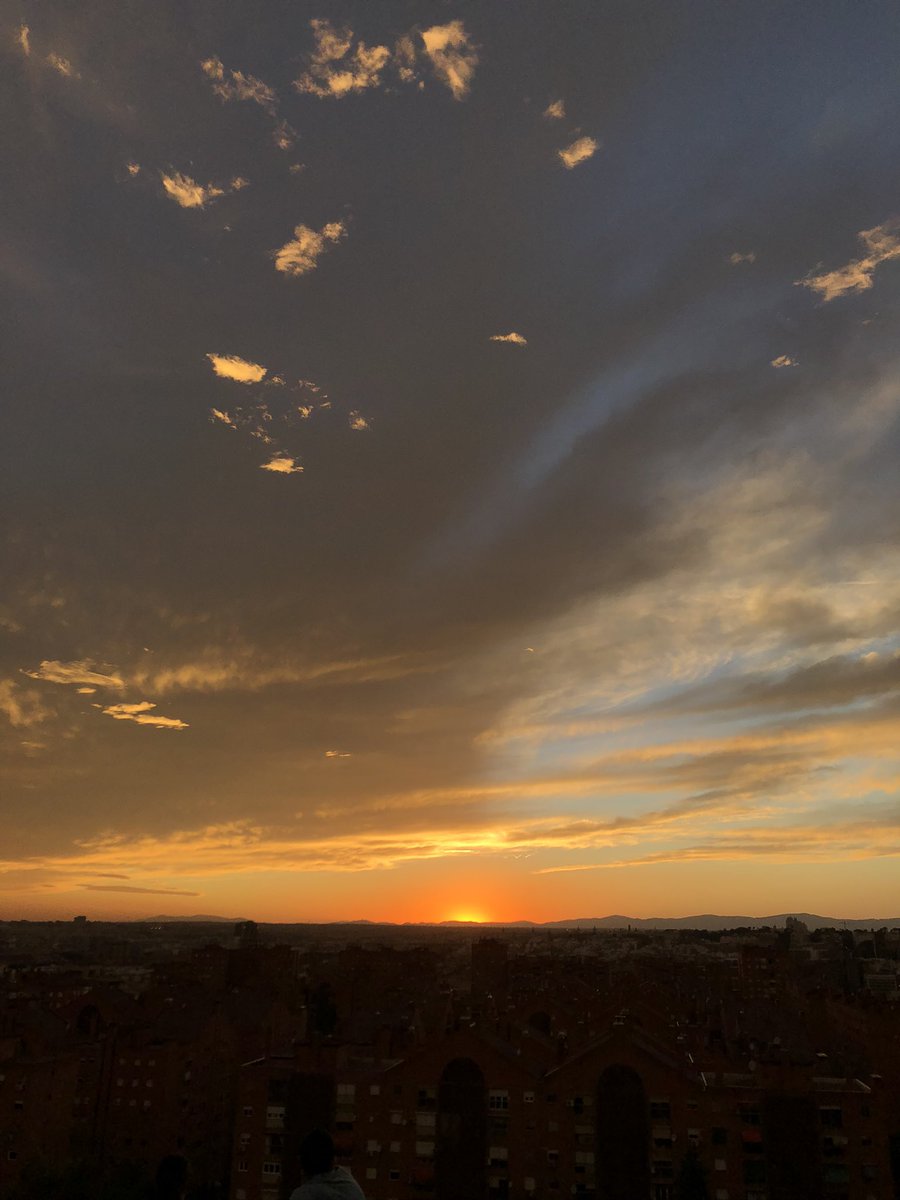 marinaraamirez's tweet photo. uno de los atardeceres más bonitos de mi vida <3 https://t.co/LU713EX3iM