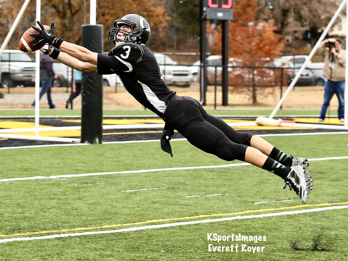 Only 3 days until the start of the HS football season! Layne Bieberle, Central Plains <a href="/Oilers112/">Oiler Nation</a> wr, lays out to haul in a TD pass against Hanover in the ‘14 8MD1 Championship game. The best receiver I’ve covered. A <a href="/kpreps/">Kpreps.com</a> All State WR in ‘13 &amp; ‘14. <a href="/cnichollHays/">Conor Nicholl</a>