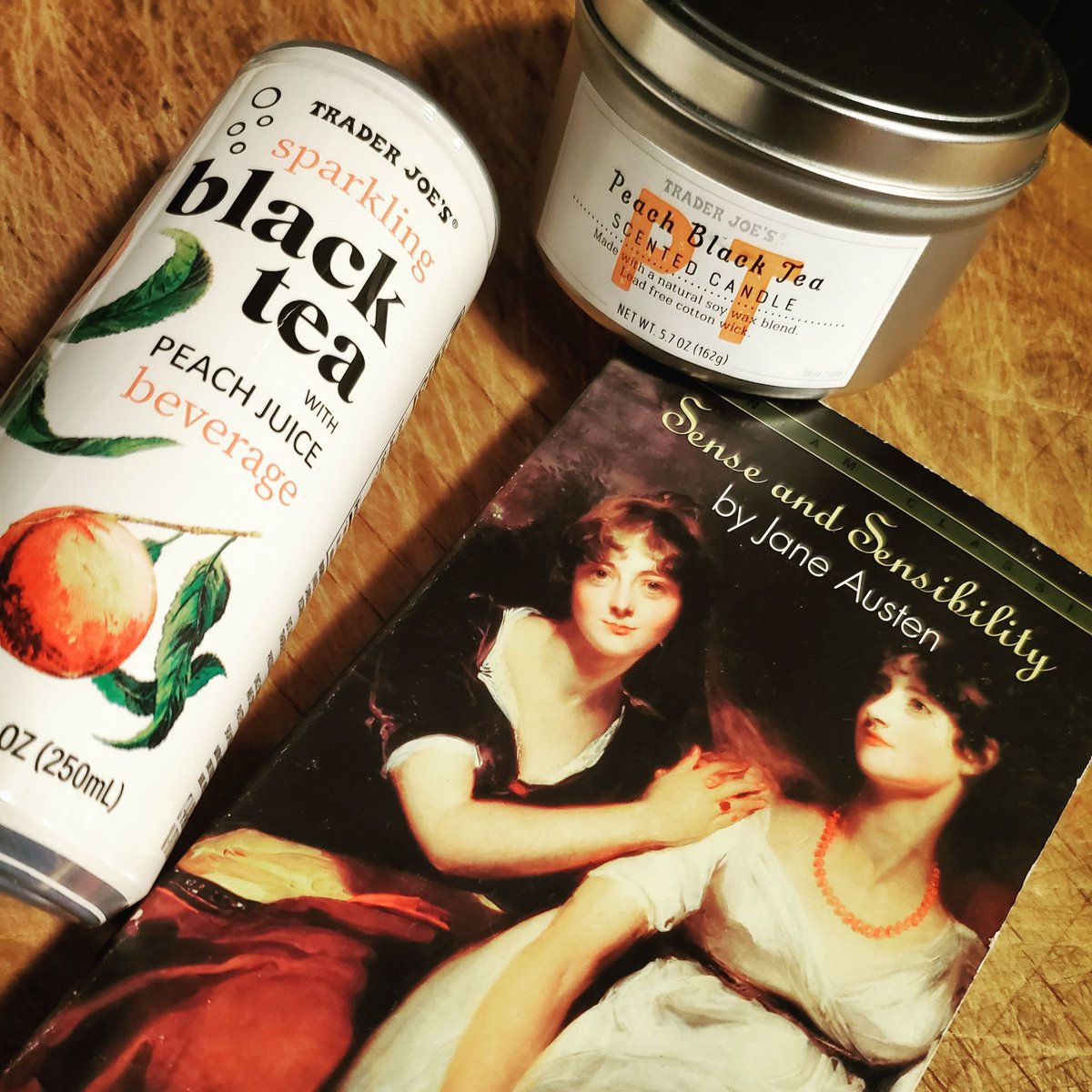 JASNA_EWANID's tweet photo. Enjoying the last few days of Austen August with some Peach Tea and "Sense and Sensibility." 🍑☕📖 What was your favorite Austen August or summer read this year? 
#AustenAugust #JaneAusten #PeachTea https://t.co/5gZ59HO5Nu