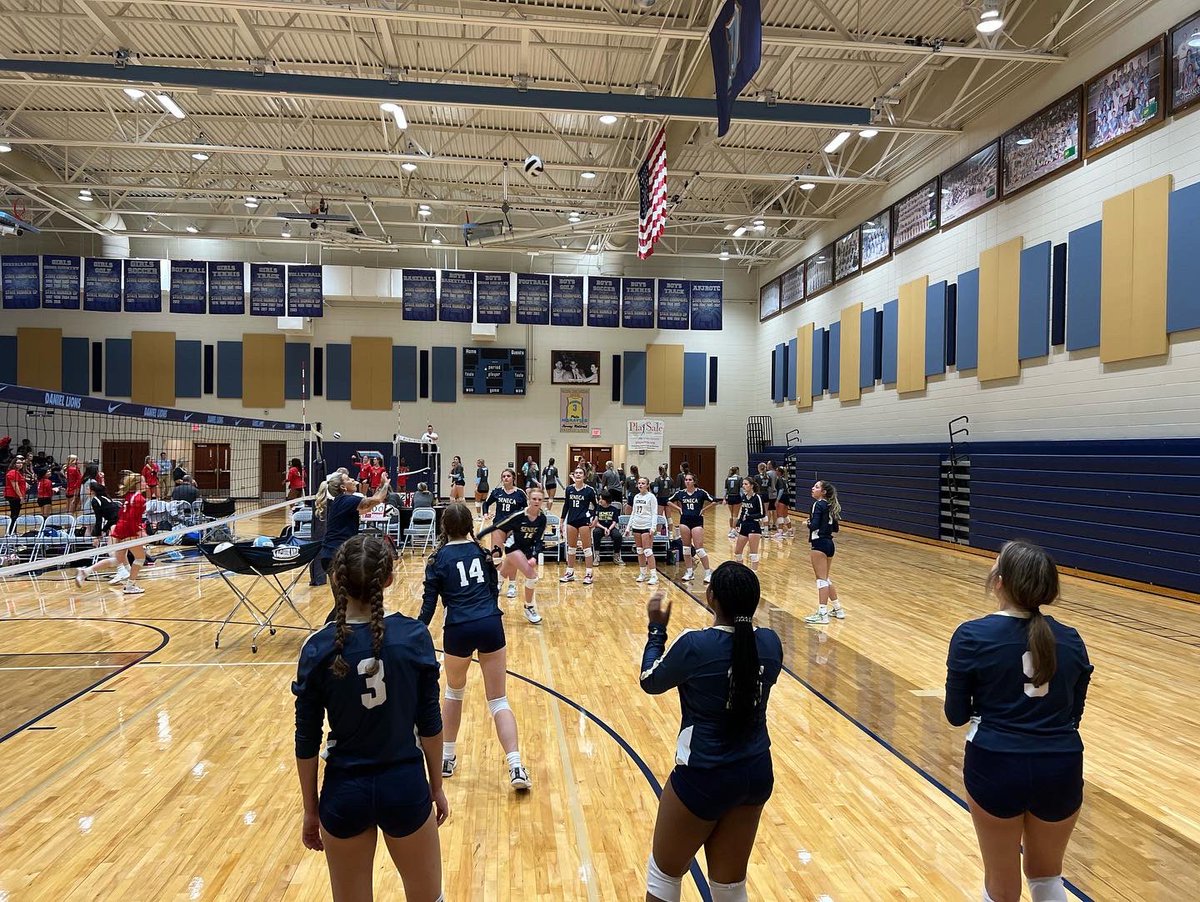 mrhudson06's tweet photo. JV and Varsity Volleyball action! Tri-Match style!! Go Cats! #BeatGreenville #BeatDaniel #WhyNotUs @SHSBobcatSports @SenecaSHSCats https://t.co/9uce83MCea
