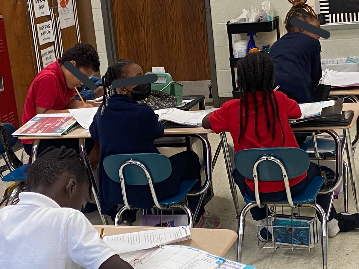 MsJohnsonClass_'s tweet photo. Ss ended their day by updating daily agendas with homework and due dates. @RPM_ISSD #3rdGrade #TheRPMWay https://t.co/YeO714zwKM