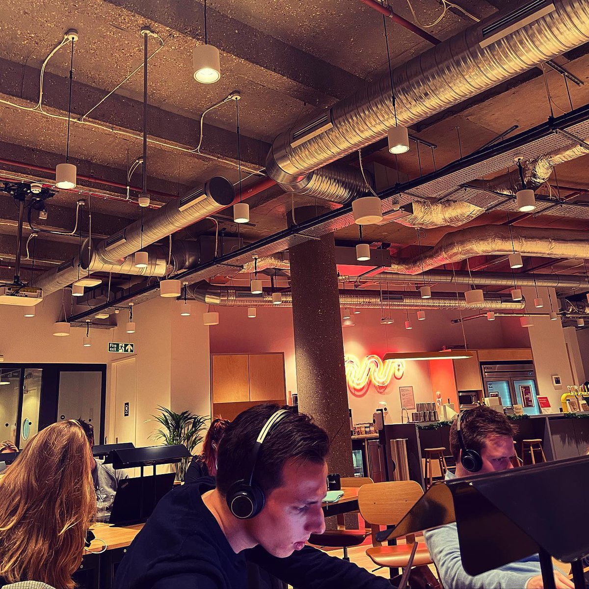 onlineshop's tweet photo. Our London team is working hard, day and night, 24/7 to answer existing customer queries and more.

As we begin our new phase in e-commerce revolution, we’re here to support both existing and new sellers and their customers. #OnlineShop 

❤️🙏 https://t.co/pfERCft5KZ