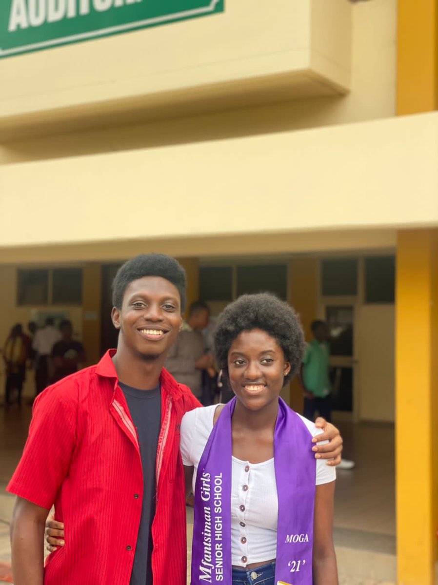 Kojodna's tweet photo. The 'H' in engineering is for happinessπβ€
#Repurschool #GesaWeekCelebration
#Kwabotwe #GhanaEngineers https://t.co/5Pod4IhywA