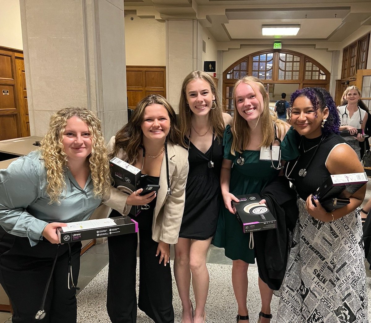 pucvm's tweet photo. New stethoscopes!!

#veterinarian #futuredvm @AVMAvets @The_NAVC https://t.co/XzhNbuJGiE