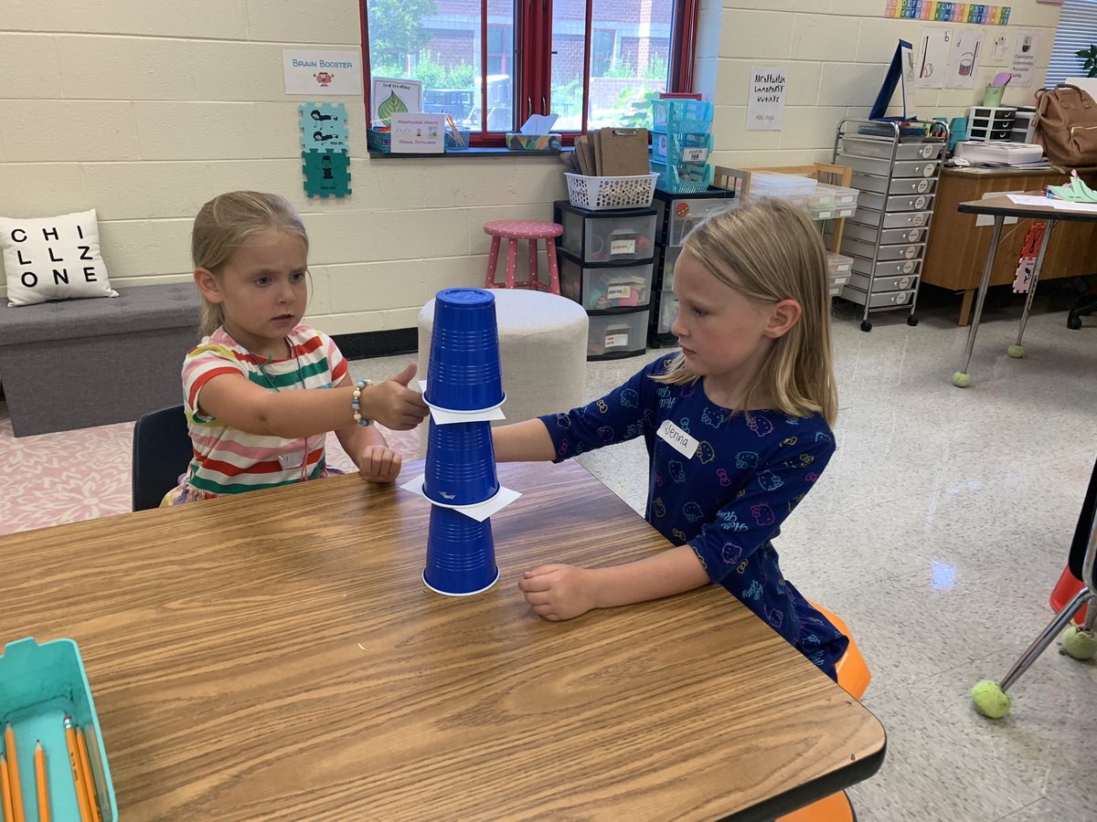murilloSES's tweet photo. Thank you @mr_Alsheimer for the fun cup activity.  My K students learned about having a growth mindset today and this was a great activity to accompany the lesson. https://t.co/DOLoCh35Mr