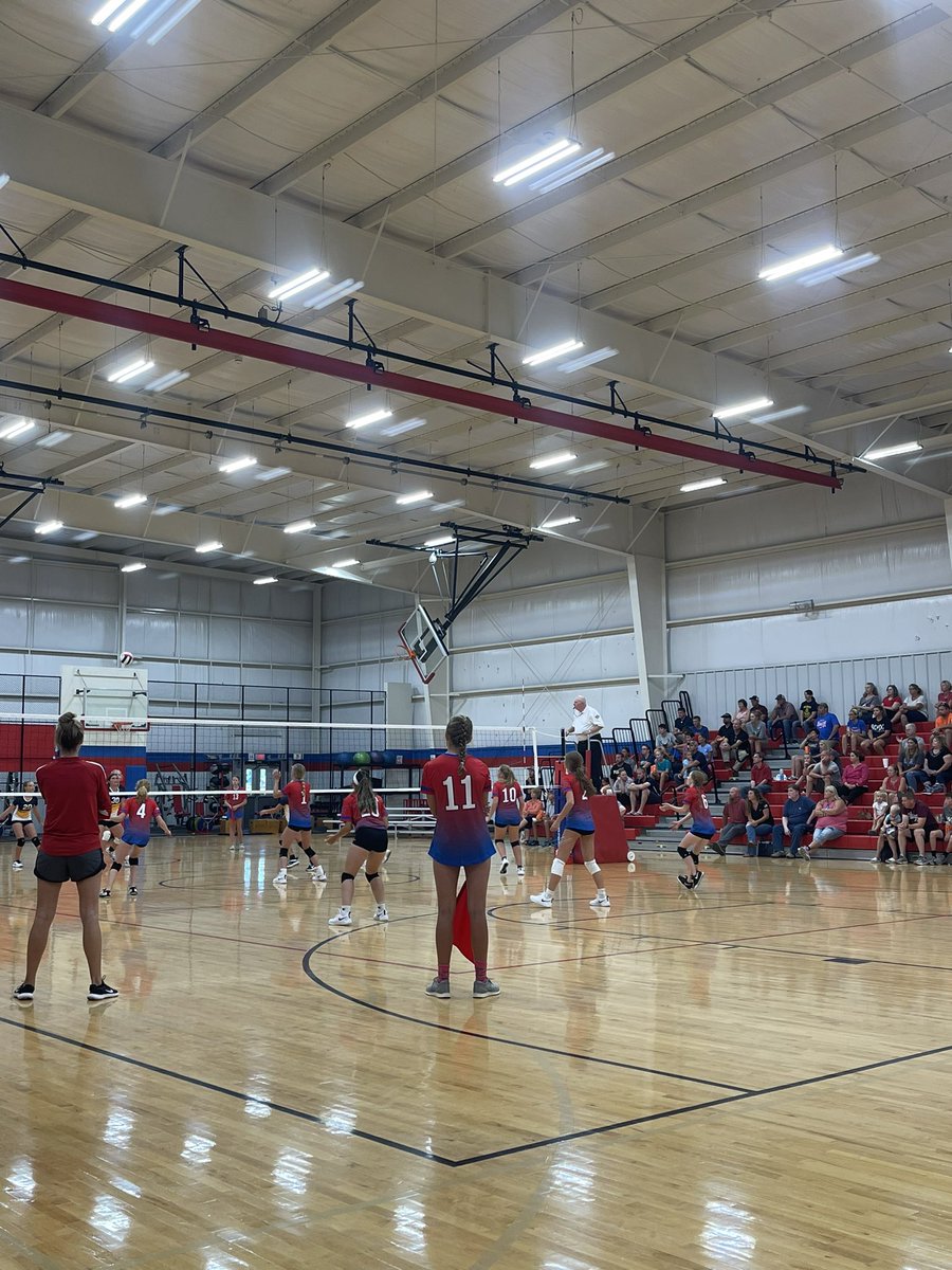 NorthDecaturHS's tweet photo. 8th grade Volleyball in action. These girls got talent!#chargerpride https://t.co/HvPXSAJtdf