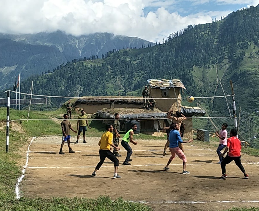 ghrt_India's tweet photo. National sports day celebrates by @ghrt_org Unit Reasi Organize one day volley ball tournament at #Dhandla #Panchayat Shadole ward no 05.
Led by Nawaz Ahmed Khakmat Joint secretary. 
Regards
GHRT Unit Reasi 
 @HrRehman77 
@DMReasi @REASIPOLICE @reasilinks https://t.co/QCGiX2sID5