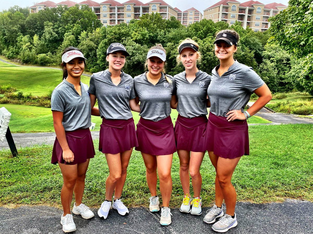 logroggolf's tweet photo. First tournament of the season at Thousand Hills! Team took 3rd place overall. March Mantala finished 4th with a 78. https://t.co/s42hZBnS8U