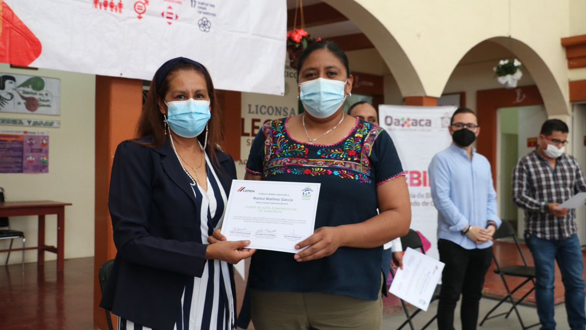 SEBIENTI_GobOax's tweet photo. #YoConstruyo tiene como objetivo capacitar y asesorar a las mujeres en situación de vulnerabilidad, en oficios tradicionalmente ejercidos por hombres, para la construcción de viviendas y provisión de servicios en las regiones del Estado. https://t.co/6kSuImGLPR