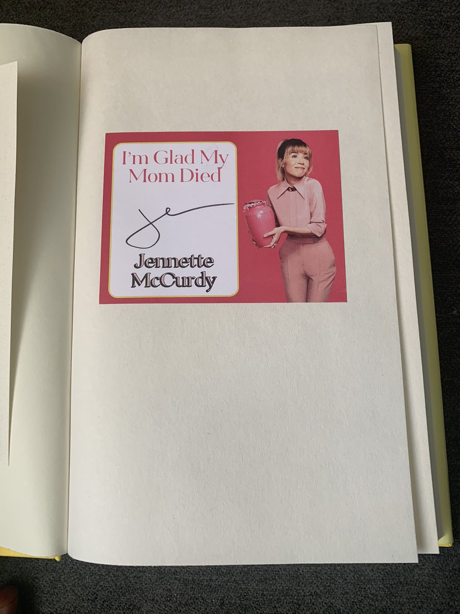 shaygraham27's tweet photo. The PERFECT package to come home to after getting my wisdom teeth pulled! @jennettemccurdy you are so strong and I absolutely adore you❤️ https://t.co/HS8mEHEguh