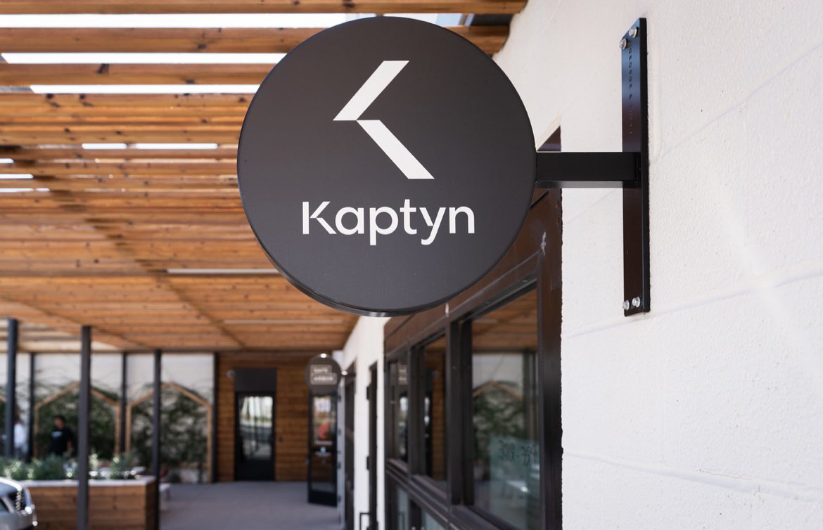 CityOfLasVegas's tweet photo. The International Innovation Center @ Vegas II is officially open and supporting start ups like @DragoneOfficial, @kaptynmobility and @gener8tor. 

Las Vegas is home to more than 1,200 start ups, here’s how our innovation centers support their work ⬇️ https://t.co/BH0dNLAkgT