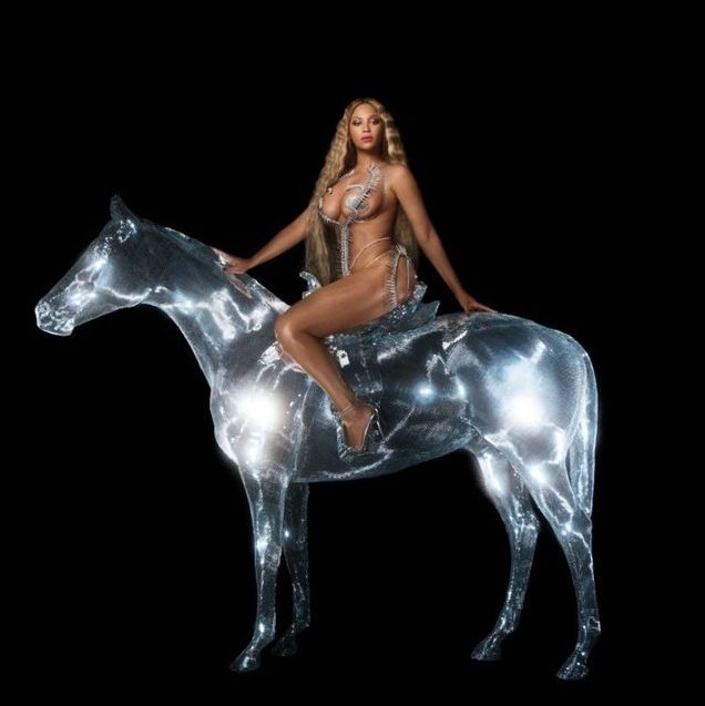 teamaribrasil's tweet photo. Ariana Grande foi a 5ª artista feminina mais transmitida no Spotify ontem, ultrapassando Beyoncé https://t.co/heFjNR2OII