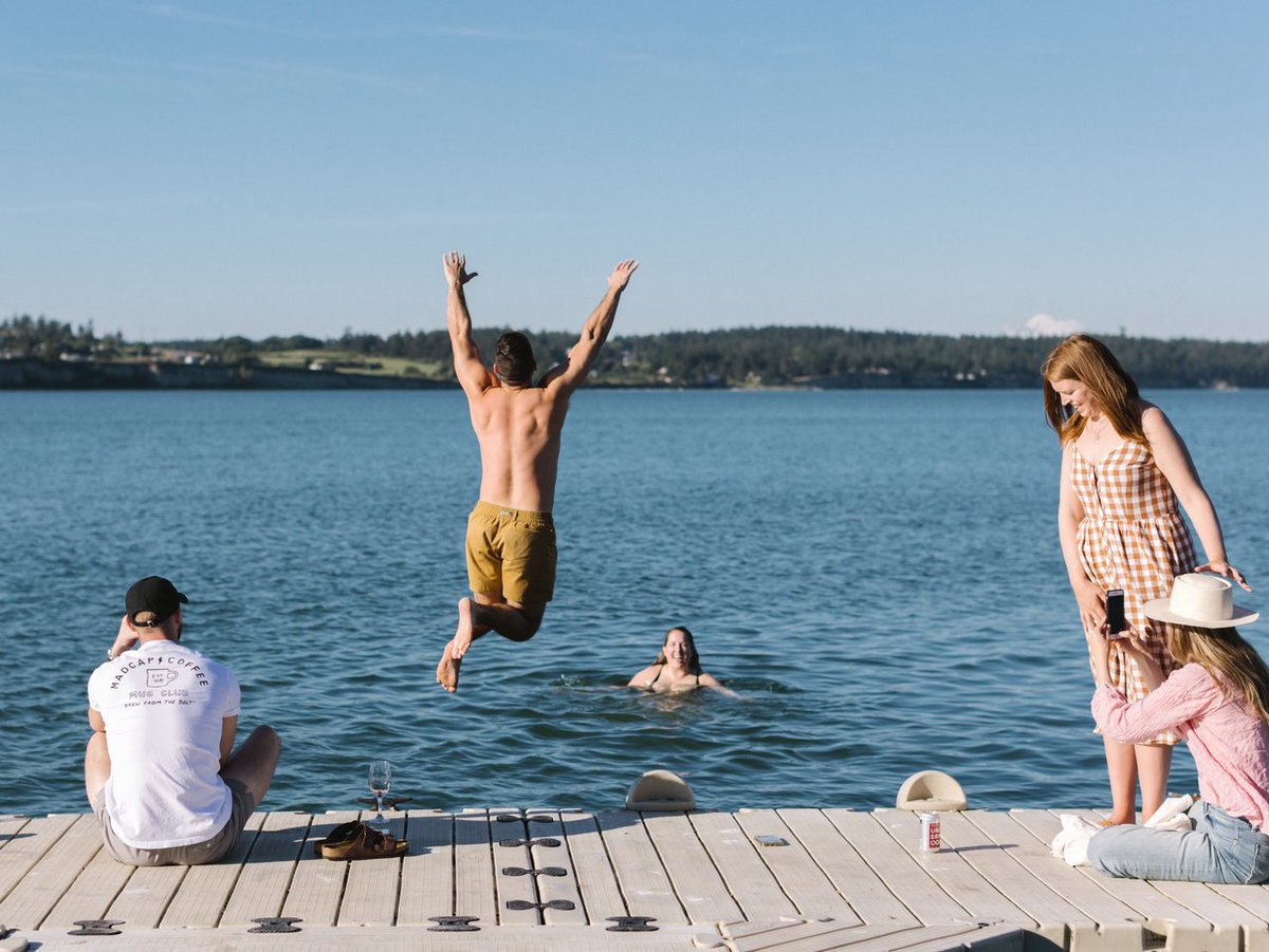 Taking advantage of every sunny day, in true PNW style ☀️ 

Join in on the remaining summer festivities, tap the link below to check out our island happenings.

captainwhidbey.com/happenings 

📸 : @julieharmsenphoto
