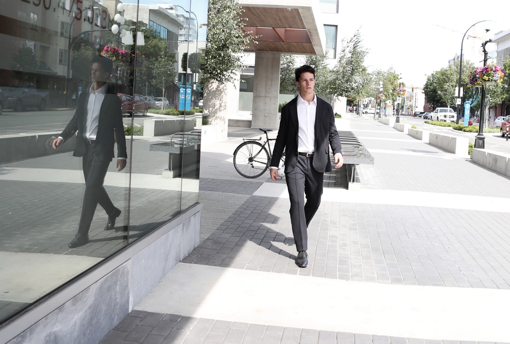 Make the right impression at the office this fall with our performance clothing created to make you look and feel GREAT! 

Shop now at aedelhard.com/collections/pe…